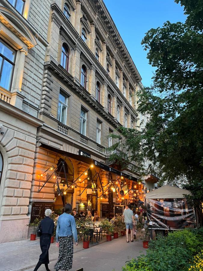 شقة بودابست  في Casa Nora Liszt Ferenc Ter المظهر الخارجي الصورة